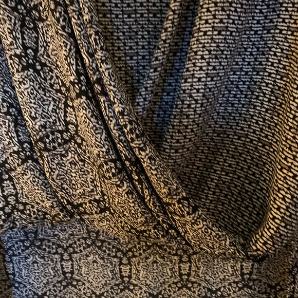 BCBG Maxazria Blouse - Picture 3 of 8